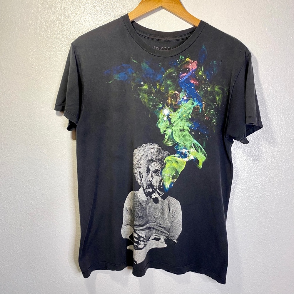 Albert Einstein Cosmic Pipe Smoke Science Tee Size Medium